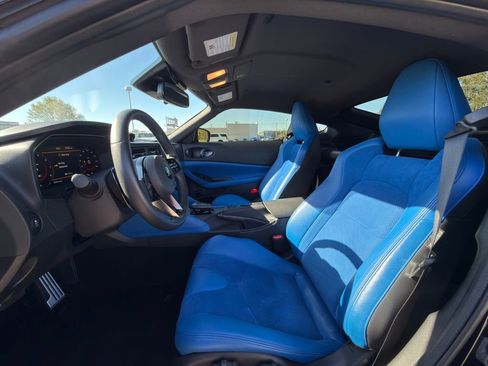 Used 2025 Nissan Z Performance w/ Floor Mat Package RWD image 12