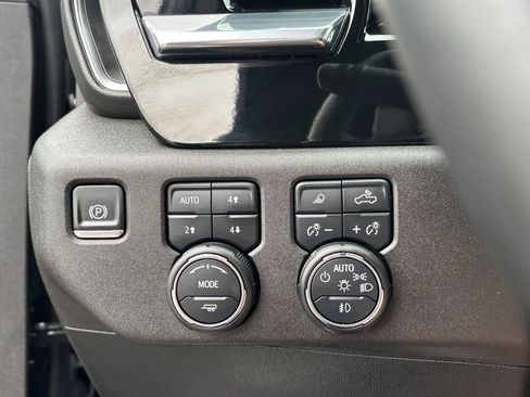 Used 2024 Chevrolet Silverado 1500 LTZ w/ LTZ Convenience Package II AWD/4WD image 21