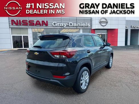 Used 2023 Chevrolet TrailBlazer LS FWD image 7