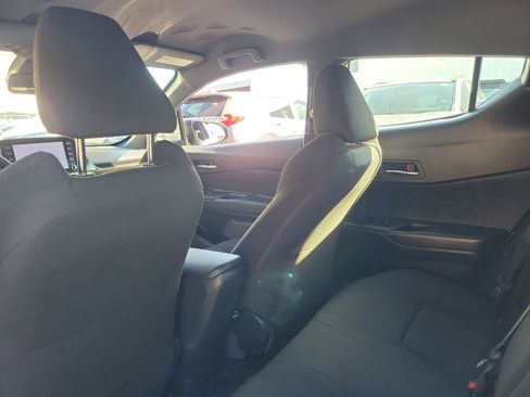 Used 2019 Toyota C-HR LE image 12