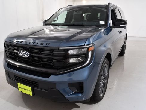 New 2027 Ford Expedition Max Platinum w/ Stealth Appearance Package AWD/4WD image 2