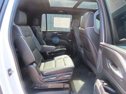 Used 2022 Cadillac Escalade ESV Sport w/ Touring Package AWD/4WD image 32