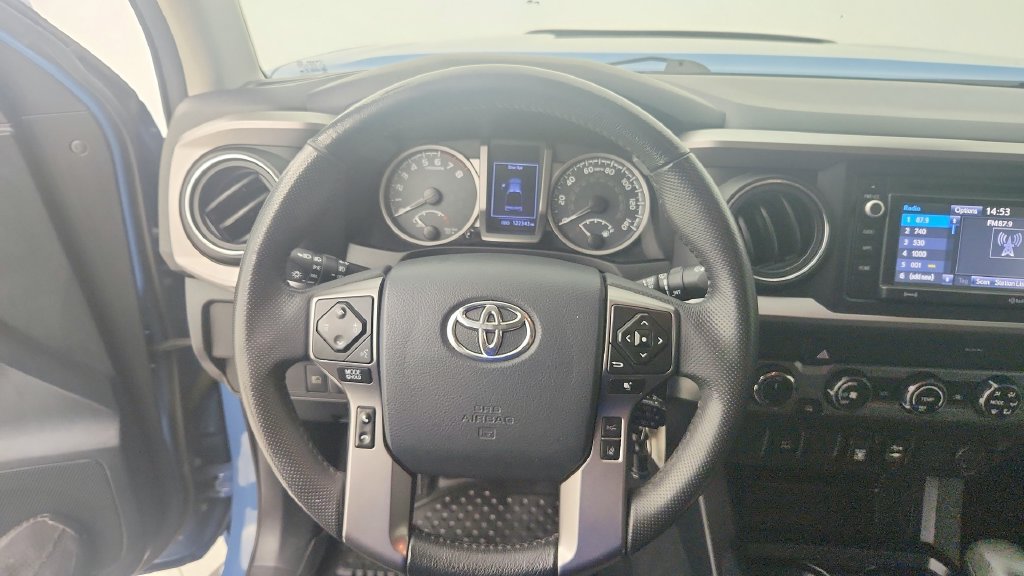 Used 2019 Toyota Tacoma SR5 AWD/4WD image 17