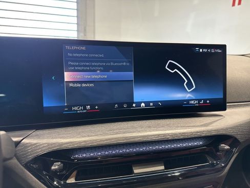 Used 2025 BMW 230i xDrive 230i xDrive w/ Premium Package image 23