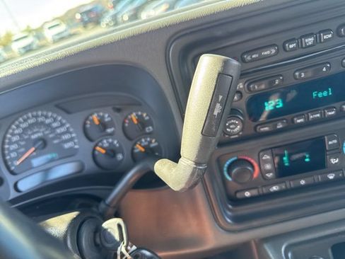 Used 2003 Chevrolet Avalanche 2WD image 18