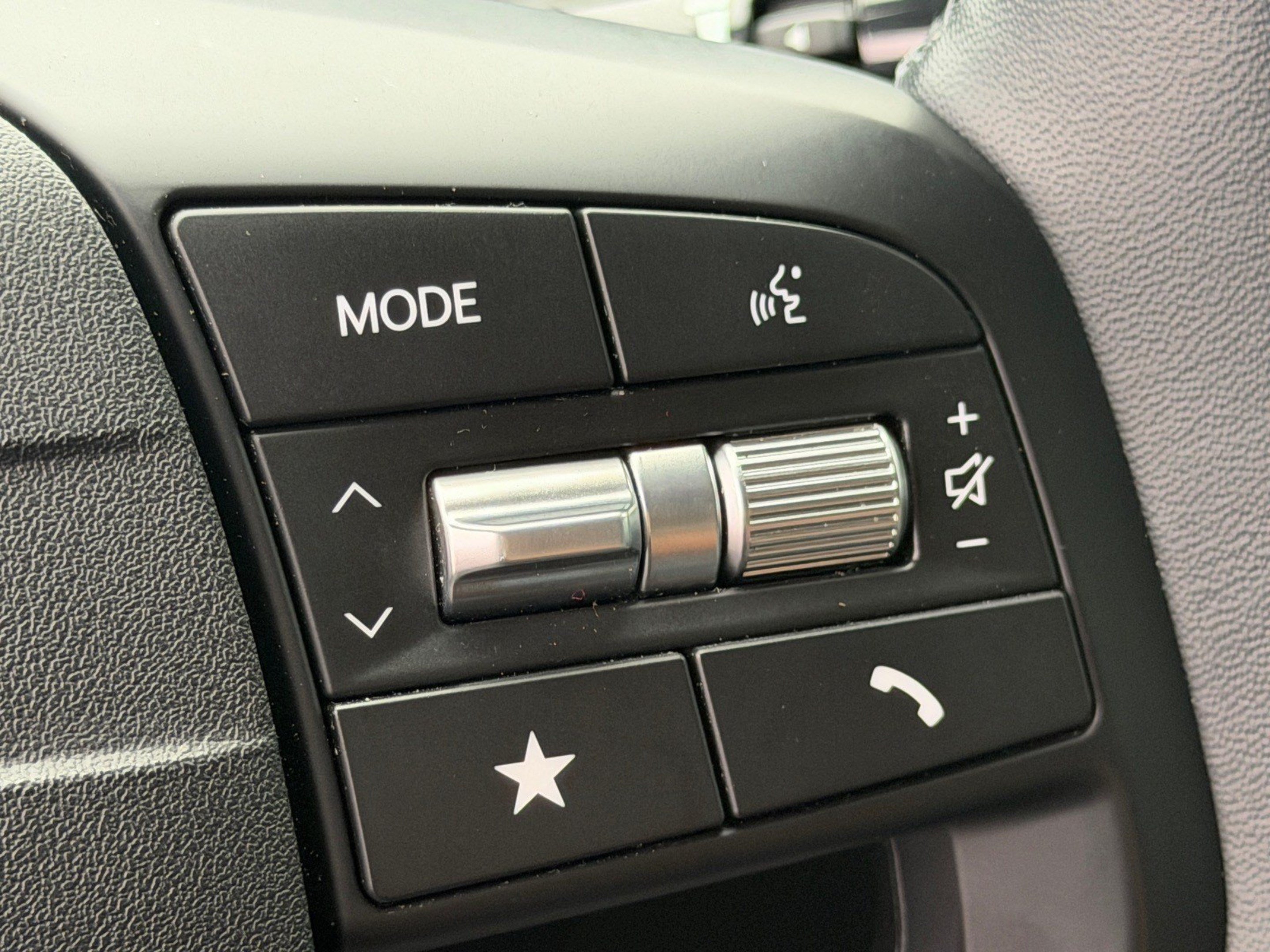 Certified 2025 Kia K4 EX FWD image 30
