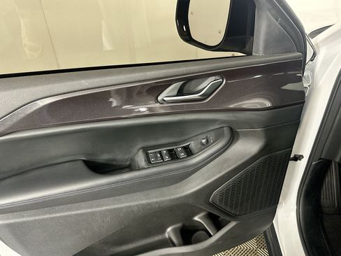 Used 2023 Jeep Grand Cherokee Altitude AWD/4WD image 15