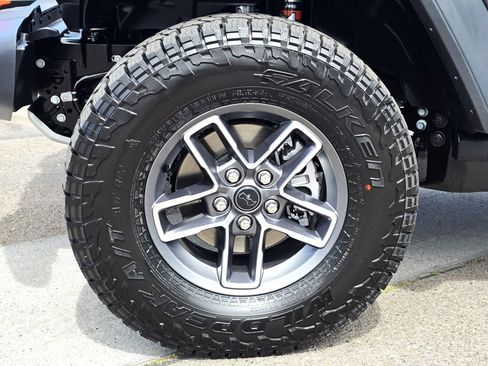 New 2026 Jeep Gladiator Mojave AWD/4WD image 9