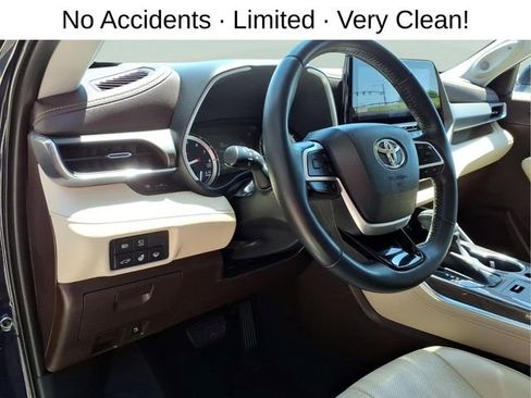 Used 2022 Toyota Highlander Limited AWD/4WD image 13