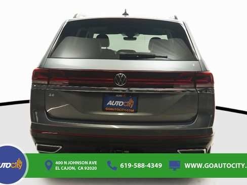 Used 2024 Volkswagen Atlas SE FWD image 12