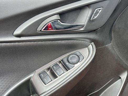 Used 2023 Chevrolet Malibu LT image 15