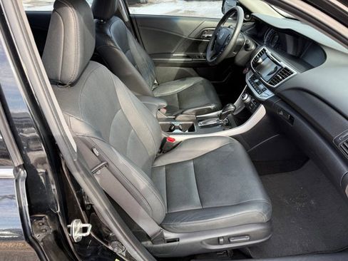 Used 2013 Honda Accord Touring image 23