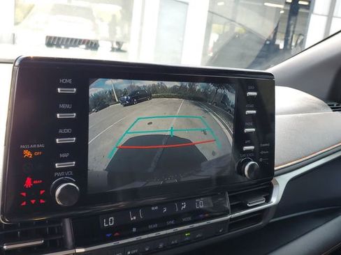 Used 2022 Toyota Sienna XSE image 20