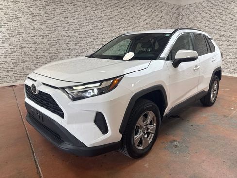 Used 2023 Toyota RAV4 XLE AWD/4WD image 3
