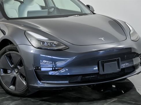 Used 2023 Tesla Model 3 Standard Range RWD image 2