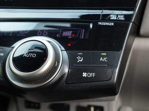 Used 2017 Toyota Prius V Five image 10