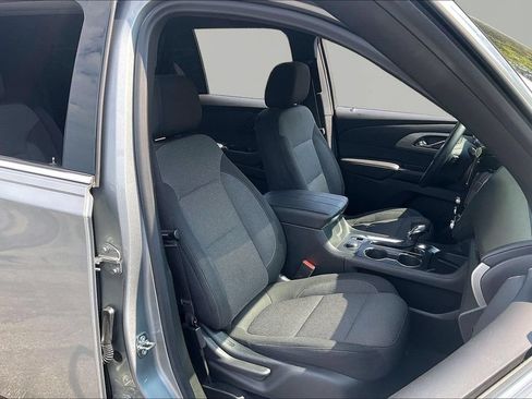 Used 2023 Chevrolet Traverse LT FWD image 32
