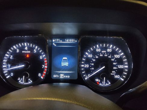 Used 2017 Nissan Titan SV RWD image 23