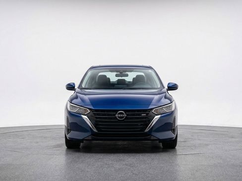 Used 2025 Nissan Sentra SV FWD image 2