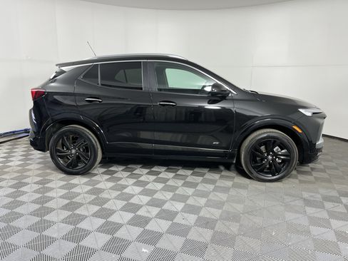Used 2025 Buick Encore GX Sport Touring w/ Comfort Package AWD/4WD image 4