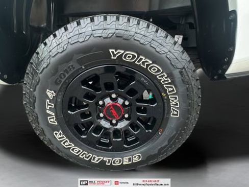 Used 2022 Toyota Tacoma SR w/ SR Convenience Package image 17