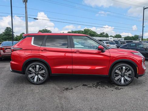 New 2025 Mitsubishi Outlander AWD image 9