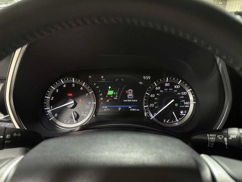 Used 2022 Toyota Highlander XLE AWD/4WD image 34