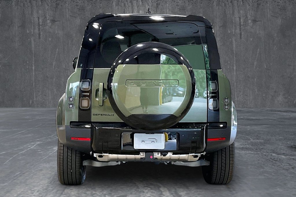 New 2026 Land Rover Defender 110 S AWD/4WD image 5