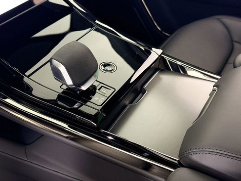 Used 2024 Land Rover Range Rover Sport SE image 21