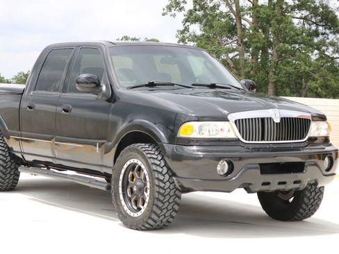 Used 2002 Lincoln Blackwood RWD image 7