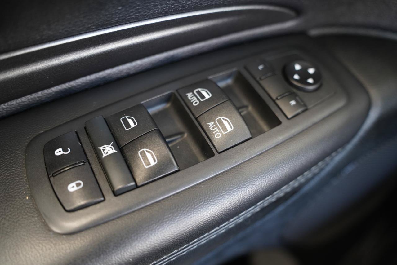 Used 2021 Dodge Durango SXT AWD/4WD image 11