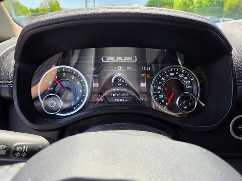 Used 2019 RAM 1500 Laramie AWD/4WD image 4