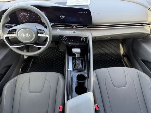 Used 2024 Hyundai Elantra SEL FWD image 16
