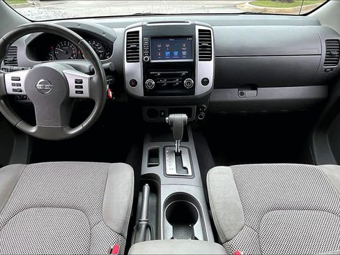 Used 2019 Nissan Frontier SV image 16