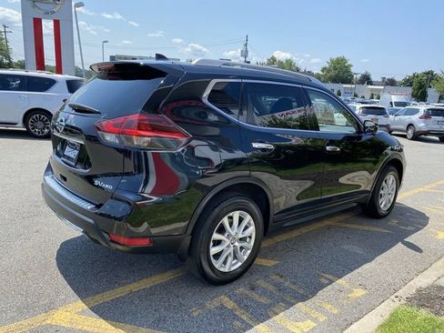 Used 2018 Nissan Rogue SV w/ Sun & Sound Touring Package AWD/4WD image 8