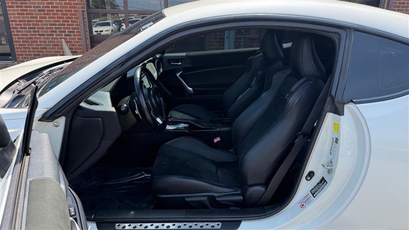 Used 2018 Toyota 86 RWD image 17