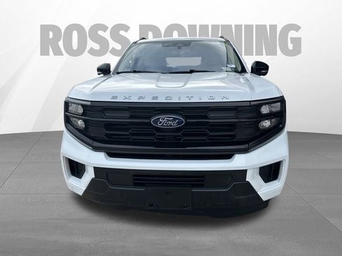 Used 2025 Ford Expedition Active AWD/4WD image 2