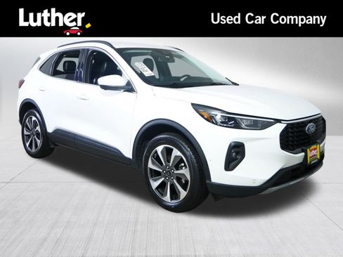 Used 2024 Ford Escape Platinum image 1