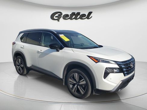 Used 2024 Nissan Rogue SL w/ SL Premium Package FWD image 3