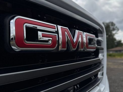 Used 2022 GMC Sierra 1500 AT4 w/ AT4 Premium Package AWD/4WD image 54