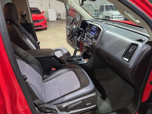 Used 2017 Chevrolet Colorado Z71 AWD/4WD image 31