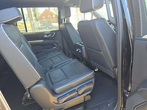 Used 2023 GMC Yukon XL SLT image 26