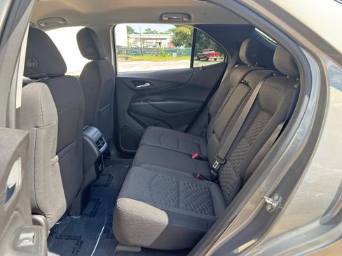 Used 2018 Chevrolet Equinox LT FWD image 33