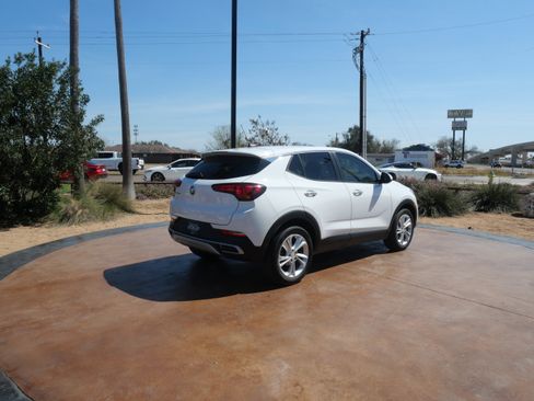 Used 2021 Buick Encore GX Preferred w/ Cold Weather Comfort Package image 2