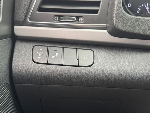 Used 2018 Hyundai Elantra SEL image 32