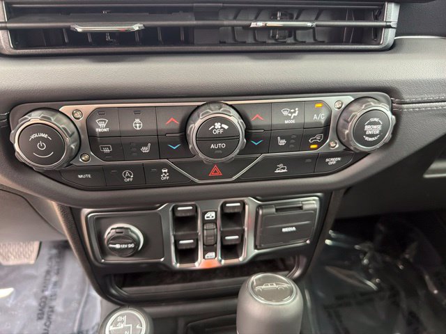 New 2026 Jeep Gladiator Sport AWD/4WD image 24