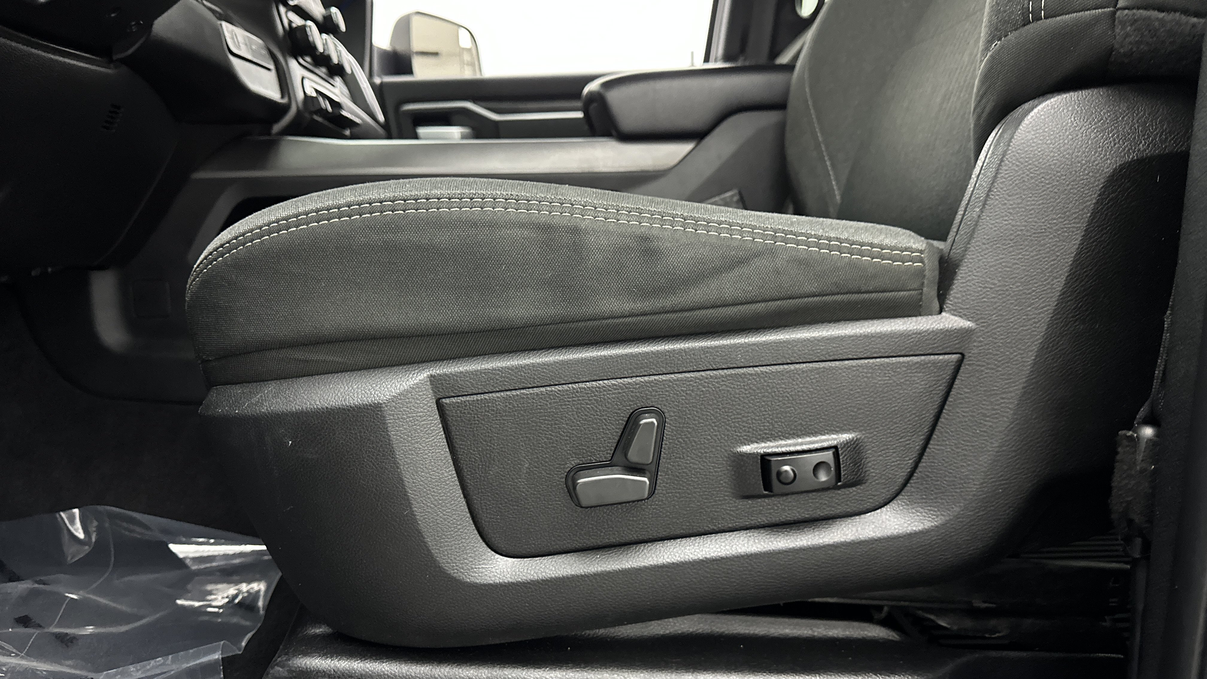 Used 2022 RAM 2500 Big Horn AWD/4WD image 14