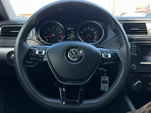 Used 2017 Volkswagen Jetta S image 11