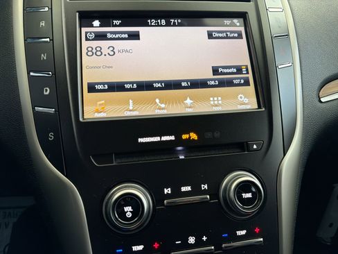 Used 2018 Lincoln MKC Select w/ Select Plus Package FWD image 17