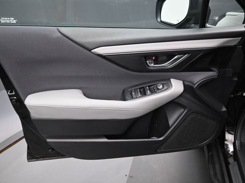 Used 2023 Subaru Outback Premium image 11